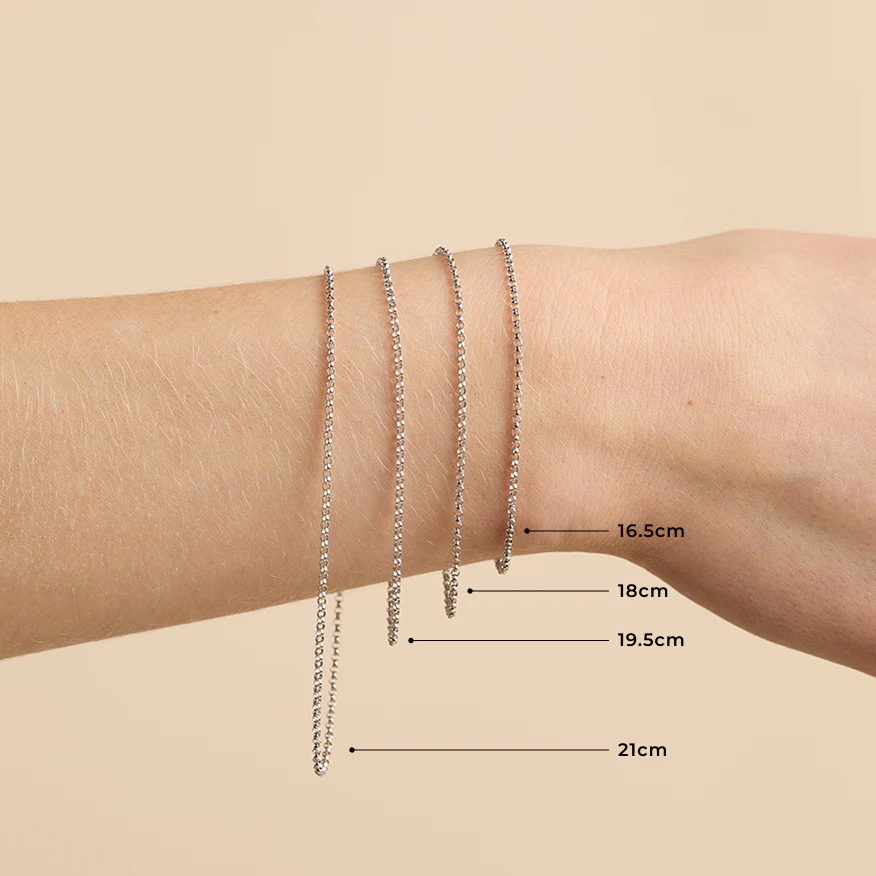Women's bracelet size guide in cm — wrist circumference to bracelet length chart